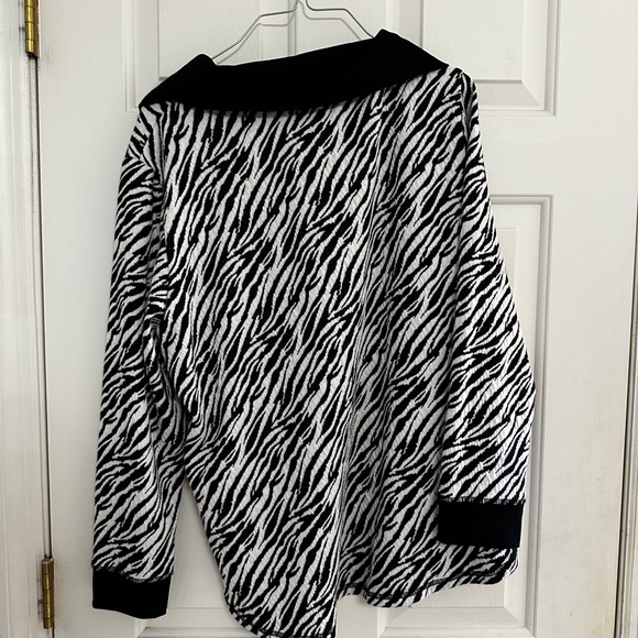 Zebra Print Ruby Rd. top - Picture 3 of 3